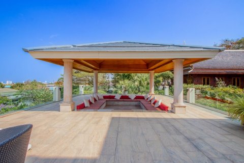 House in Pattaya, Thailand 7 bedrooms № 163919 - photo 17