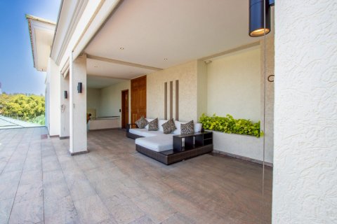 House in Pattaya, Thailand 7 bedrooms № 163919 - photo 16