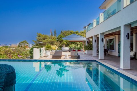 House in Pattaya, Thailand 7 bedrooms № 163919 - photo 11