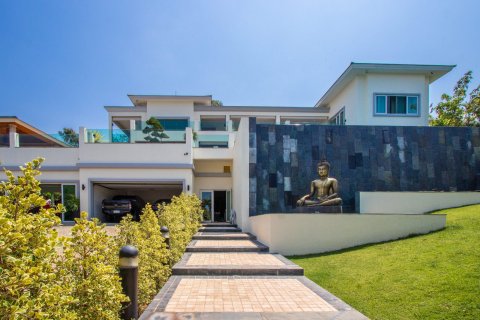 House in Pattaya, Thailand 7 bedrooms № 163919 - photo 6