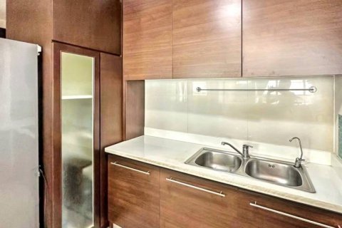 Condo in Bangkok, Thailand, 2 bedrooms  № 119101 - photo 8