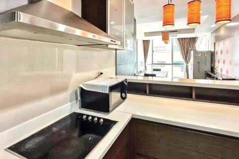 Condo in Bangkok, Thailand, 2 bedrooms  № 119101 - photo 6