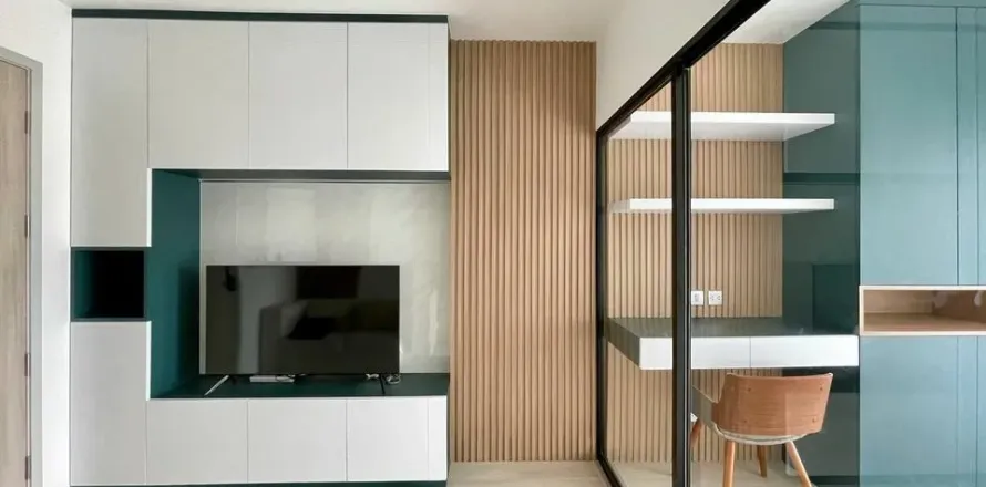 Studio in the Condo in Sathon, Bangkok, Thailand  № 153480