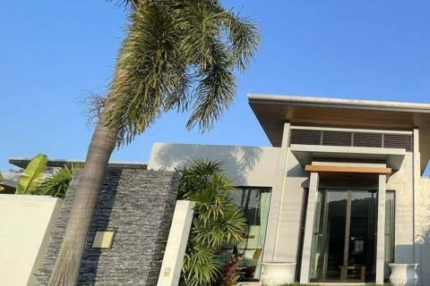 Villa in Phuket, Thailand 3 bedrooms № 170502 - photo 20