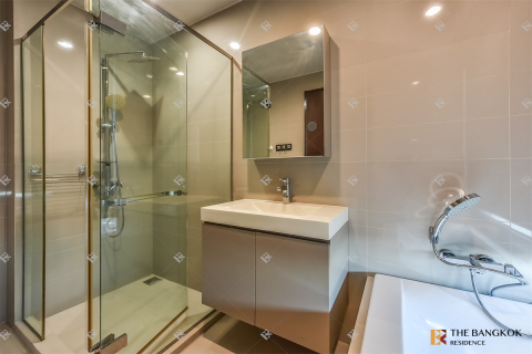 Condo in Bangkok, Thailand, 2 bedrooms  № 184777 - photo 6