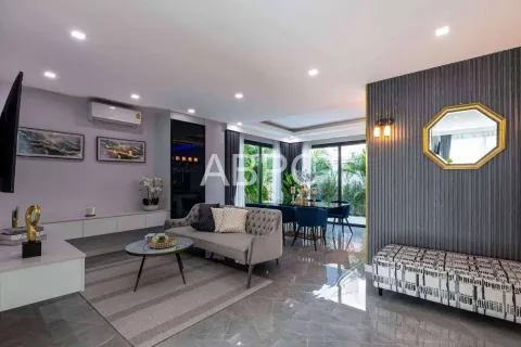 Casa de 5 dormitorios en Jomtien Beach, Pattaya, Tailandia № 211635 - foto 5