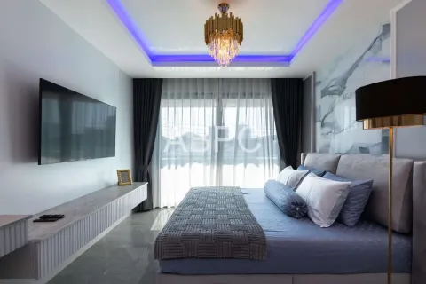 Casa de 5 dormitorios en Jomtien Beach, Pattaya, Tailandia № 211635 - foto 15