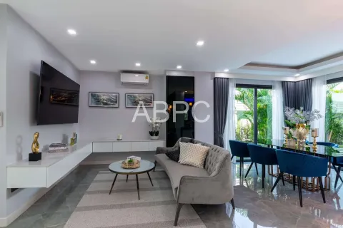 Casa de 5 dormitorios en Jomtien Beach, Pattaya, Tailandia № 211635 - foto 11