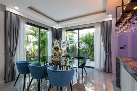 Casa de 5 dormitorios en Jomtien Beach, Pattaya, Tailandia № 211635 - foto 10