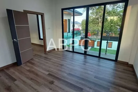 Casa de 3 dormitorios en Pattaya, Tailandia № 211631 - foto 4