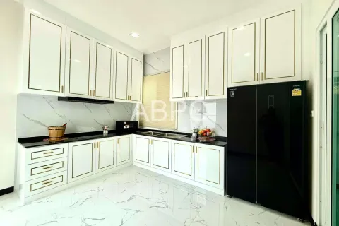 Casa de 3 dormitorios en Pattaya, Tailandia № 211636 - foto 3