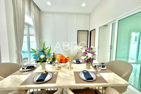 Casa de 3 dormitorios en Pattaya, Tailandia № 211636 - foto 12