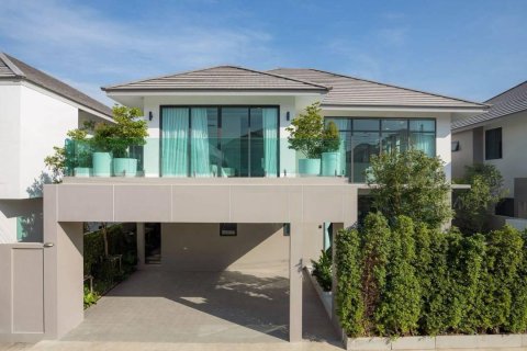 Villa in Pattaya, Thailand 5 bedrooms № 233115