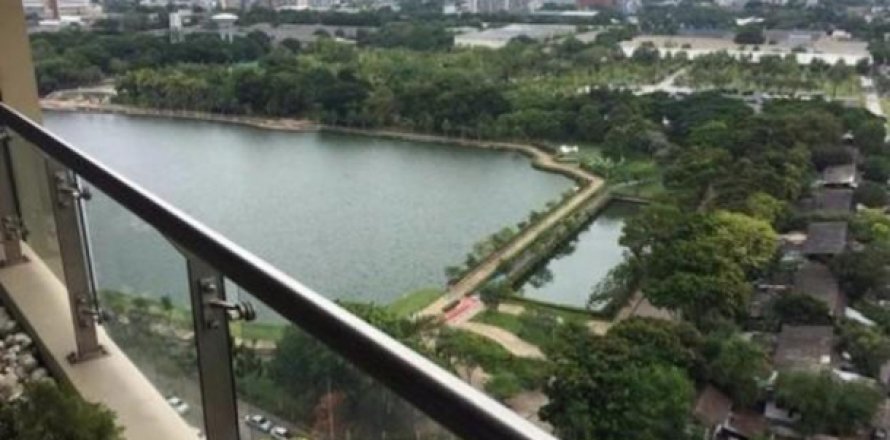 Apartment in Bangkok, Thailand 4 bedrooms № 193870