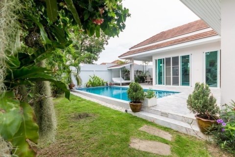 Villa in Hua Hin, Thailand 3 bedrooms № 168619 - photo 2
