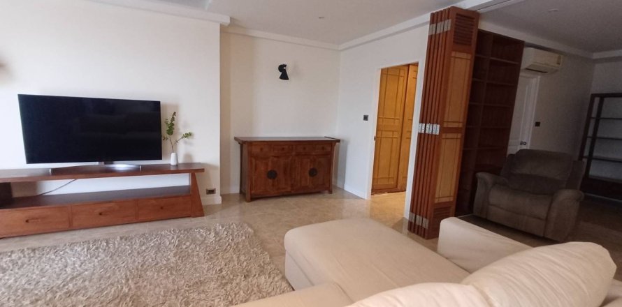 Condo in Khlong Toei, Bangkok, Thailand, 2 bedrooms  № 170509