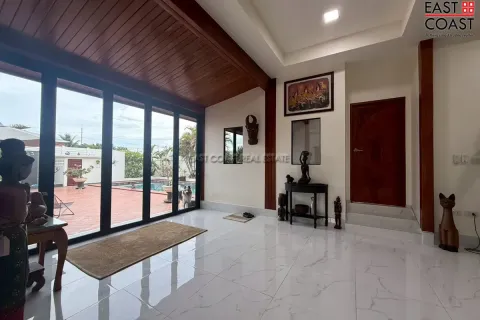 Casa de 3 dormitorios en Pattaya, Tailandia № 212519 - foto 12