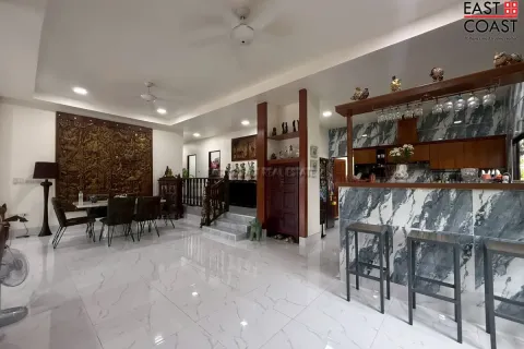 Casa de 3 dormitorios en Pattaya, Tailandia № 212519 - foto 10