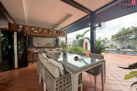 Casa de 3 dormitorios en Pattaya, Tailandia № 212519 - foto 15