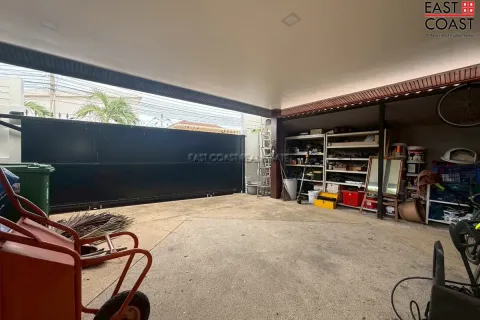 Casa de 3 dormitorios en Pattaya, Tailandia № 212519 - foto 16