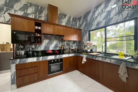 Casa de 3 dormitorios en Pattaya, Tailandia № 212519 - foto 8