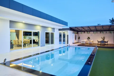House in Pattaya, Thailand 3 bedrooms № 212514
