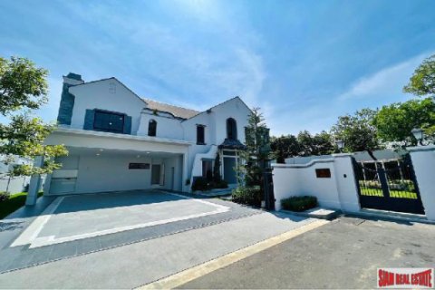 House in Bangkok, Thailand 4 bedrooms № 203210 - photo 4