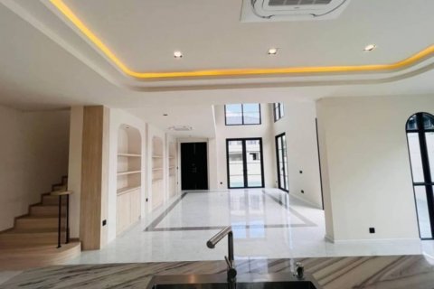 Villa in Pattaya, Thailand 4 bedrooms № 114182 - photo 9