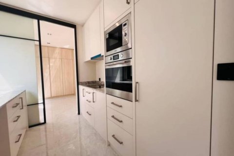 Villa in Pattaya, Thailand 4 bedrooms № 114182 - photo 8