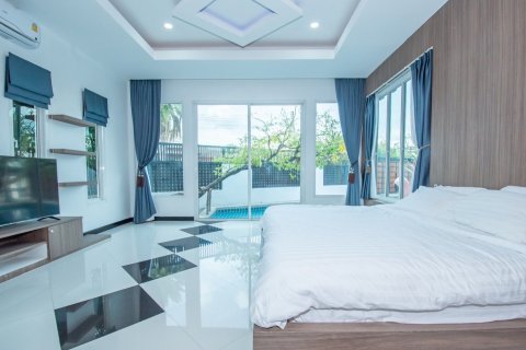 House in Pattaya, Thailand 4 bedrooms № 135428 - photo 19