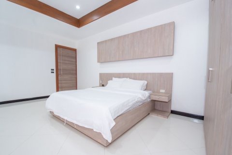 House in Pattaya, Thailand 4 bedrooms № 135428 - photo 22