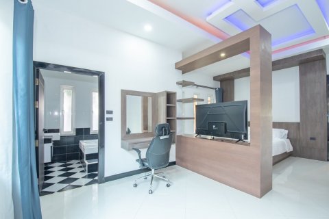 House in Pattaya, Thailand 4 bedrooms № 135428 - photo 30