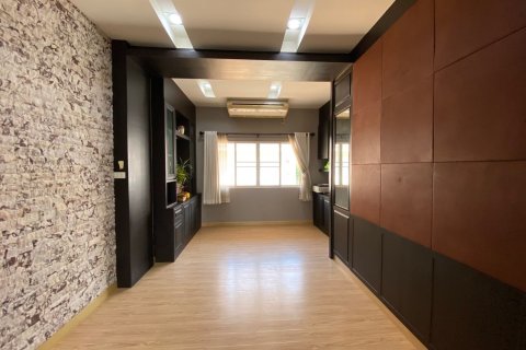 House in Chiang Mai, Thailand 4 bedrooms № 160116 - photo 23