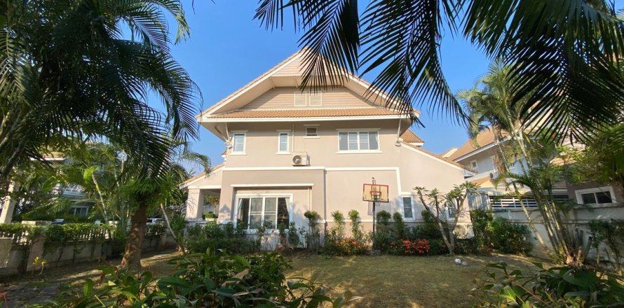 House in Chiang Mai, Thailand 4 bedrooms № 160116