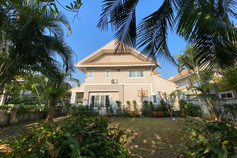 House in Chiang Mai, Thailand 4 bedrooms № 160116