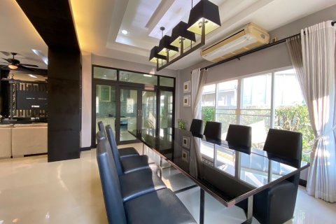 House in Chiang Mai, Thailand 4 bedrooms № 160116 - photo 13