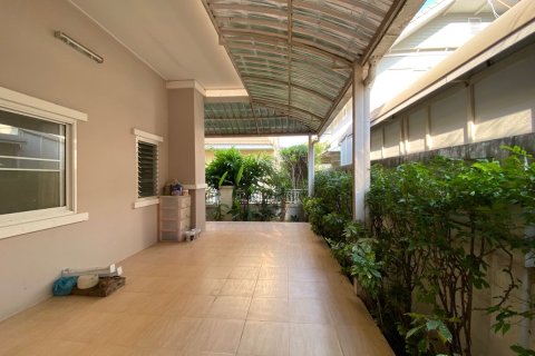 House in Chiang Mai, Thailand 4 bedrooms № 160116 - photo 19