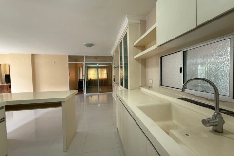 House in Chiang Mai, Thailand 3 bedrooms № 160118 - photo 16