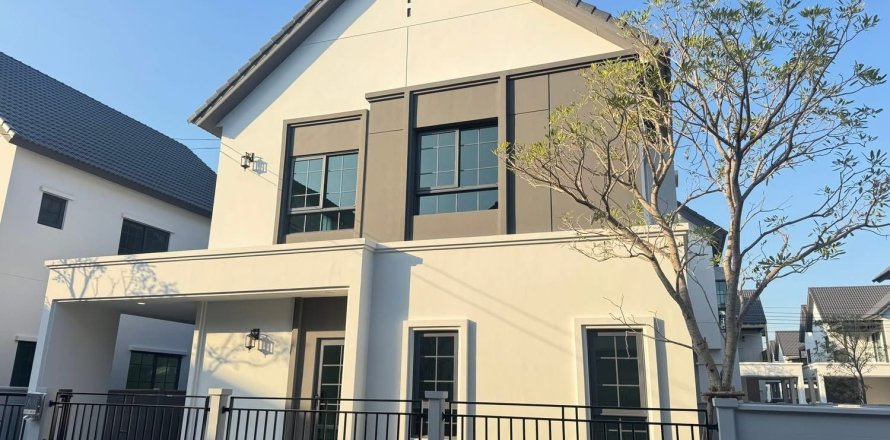 House in Bang Kaeo, Thailand 4 bedrooms № 157000