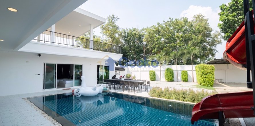 Maison à Pattaya, Thaïlande 6 chambres № 196593