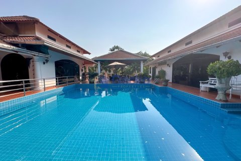 Maison à Pattaya, Thaïlande 6 chambres № 196594