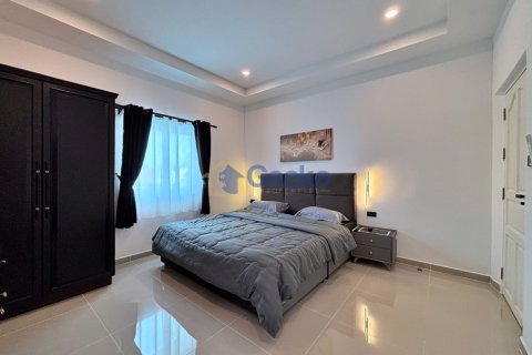 House in Pattaya, Thailand 6 bedrooms № 196183 - photo 25