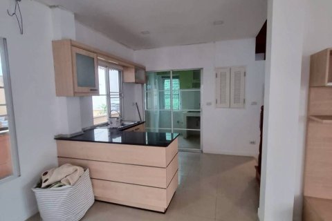 House in Sam Phran, Thailand 4 bedrooms № 152774 - photo 5