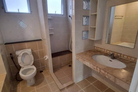 House in Sam Phran, Thailand 4 bedrooms № 152774 - photo 3