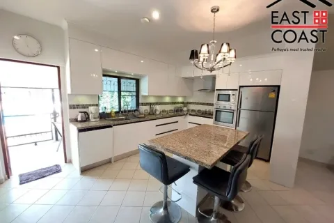 Casa de 3 dormitorios en Jomtien Beach, Pattaya, Tailandia № 212892 - foto 9