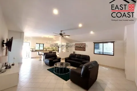 Casa de 3 dormitorios en Jomtien Beach, Pattaya, Tailandia № 212892 - foto 7
