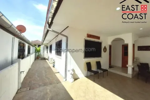 Casa de 3 dormitorios en Jomtien Beach, Pattaya, Tailandia № 212892 - foto 5