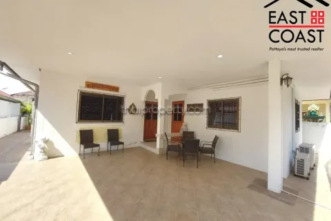 Casa de 3 dormitorios en Jomtien Beach, Pattaya, Tailandia № 212892 - foto 4