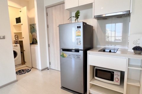 Студия в кондо в Ваттхане, Бангкок, Таиланд № 141979 - фото 3