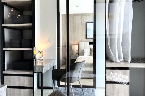 Studio in the Condo in Pathum Wan, Bangkok, Thailand  № 141978 - photo 4